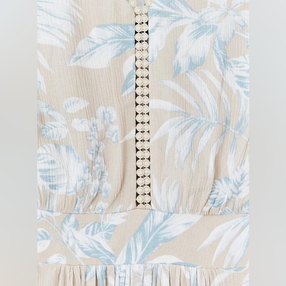 TORRID BEIGE & BLUE FLORAL CRINKLED GAUZE ROMPER SIZE 3 - Picture 3 of 7